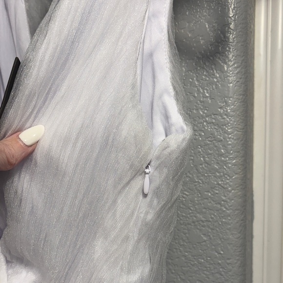 Elegant White Tiered Juniors Dress - Picture 4 of 6